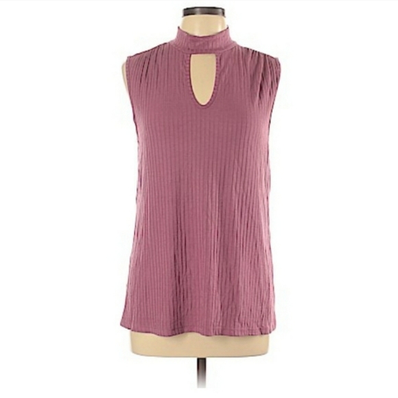 Jennifer Lopez Tops - Jennifer Lopez mauve keyhole soft rayon tank top
